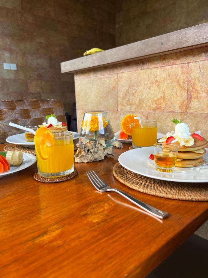 Nirankara Ubud Villa Bagian luar foto