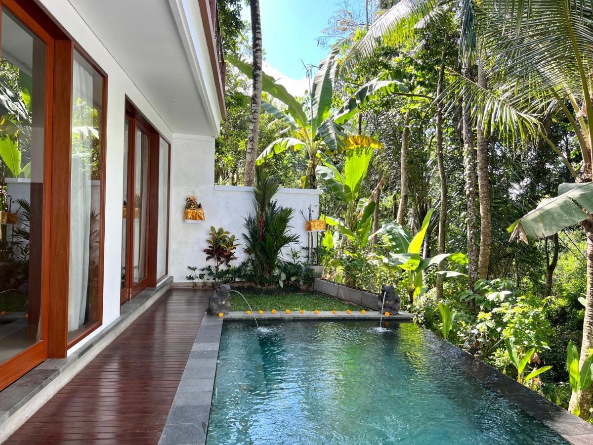 Nirankara Ubud Villa Bagian luar foto
