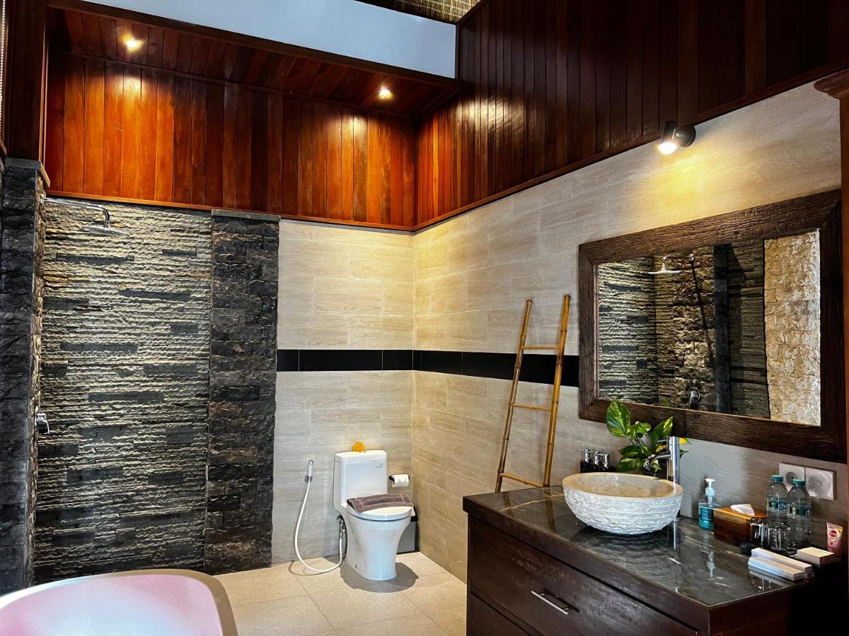 Nirankara Ubud Villa Bagian luar foto