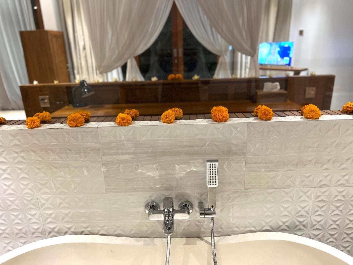 Nirankara Ubud Villa Bagian luar foto